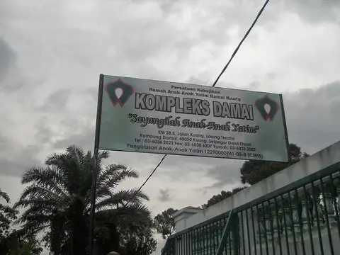 Lawatan Ke Rumah Anak-Anak Yatim Damai, Kuang Selangor - foto 2