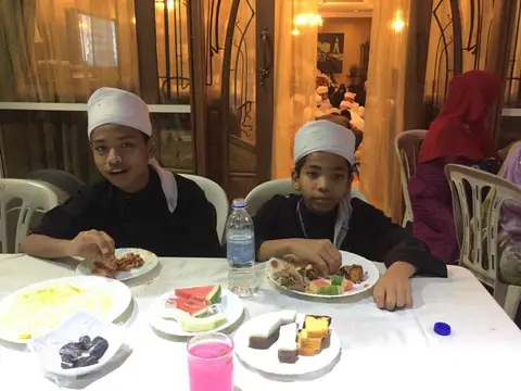Majlis Berbuka Puasa 2018 Bersama  Anak Yatim Dan Pelajar Tahfiz Di Kediaman Pengasas Yayasan TAAT - foto 9