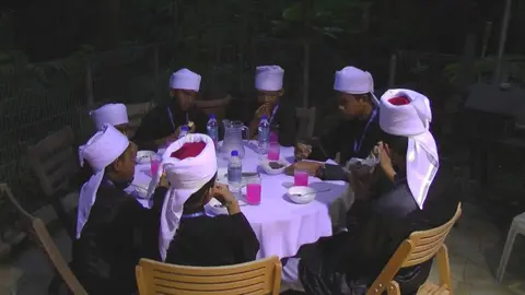 Majlis Berbuka Puasa 2018 Bersama  Anak Yatim Dan Pelajar Tahfiz Di Kediaman Pengasas Yayasan TAAT - foto 12