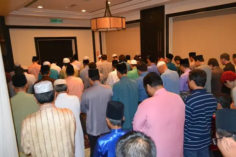 Majlis Iftar Bersama Anak-Anak Yatim Di KLGCC 2012 - foto 7