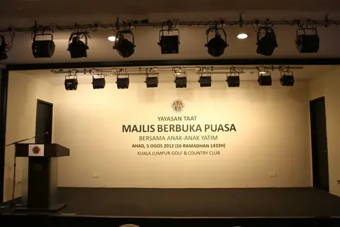 Majlis Iftar Bersama Anak-Anak Yatim Di KLGCC 2012 - foto 10