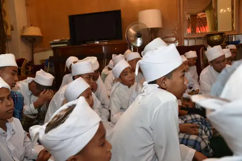Majlis Berbuka Puasa Bersama 2016 Anak Yatim Di Kediaman Pengasas Yayasan TAAT - foto 8