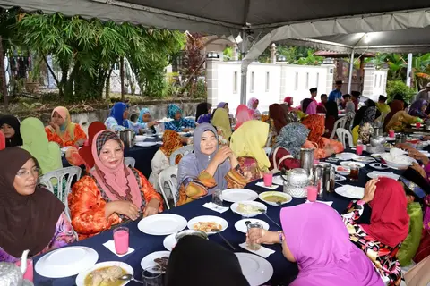 Majlis Iftar dan Sumbangan Kepada Anak Yatim Di Rumah Timbalan Mufti Negeri Sembilan - foto 2