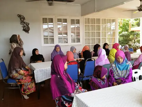 Majlis Pengagihan Zakat Kepada Anak-Anak Yatim Anjuran Bersama SMK Tengku Ismail, Sg Petani, Kedah - foto 4