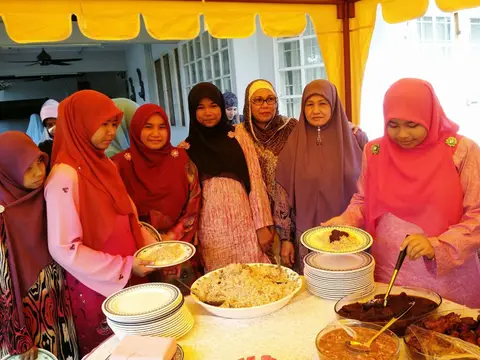 Majlis Pengagihan Zakat Kepada Anak-Anak Yatim Anjuran Bersama SMK Tengku Ismail, Sg Petani, Kedah - foto 7