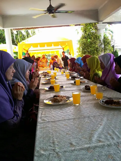 Majlis Pengagihan Zakat Kepada Anak-Anak Yatim Anjuran Bersama SMK Tengku Ismail, Sg Petani, Kedah - foto 10