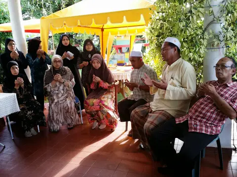 Majlis Pengagihan Zakat Kepada Anak-Anak Yatim Anjuran Bersama SMK Tengku Ismail, Sg Petani, Kedah - foto 12