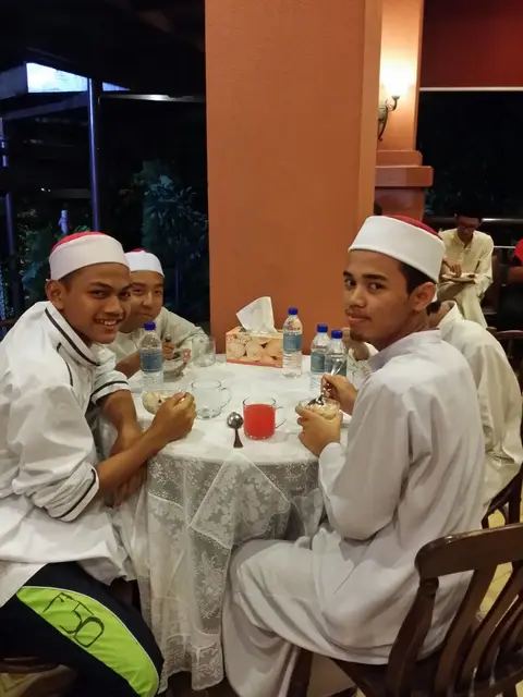 Majlis Doa Selamat, Tahlil Dan Sumbangan Zakat Kepada Anak-Anak Yatim Baitul Aini, Kuang - foto 6