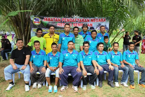 Majlis Gotong-Royong Bersama Jabatan Pendaftaran Negara Di Tapak Komplek Anak Yatim Yayasan TAAT dalam "Kempen Penanaman Sejuta Pokok" - foto 5