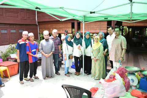Majlis Qurban Sempena Eidul Adha Anjuran Bersama Yayasan Taat, Keluarga Arwah Makcik & Makmok Pada Sabtu 2hb Sept 2017 ( 11 Zulhijjah 1438H ) Bertempat Di Kota N.S - foto 2