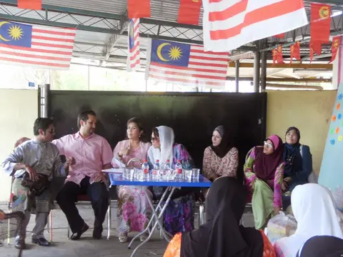 Bantuan Kepada Mangsa Banjir Di Sg Petani, Kedah - foto 2