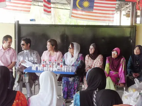 Bantuan Kepada Mangsa Banjir Di Sg Petani, Kedah - foto 3