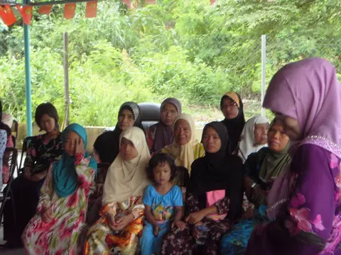Bantuan Kepada Mangsa Banjir Di Sg Petani, Kedah - foto 6