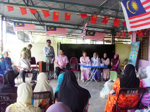 Bantuan Kepada Mangsa Banjir Di Sg Petani, Kedah - foto 7