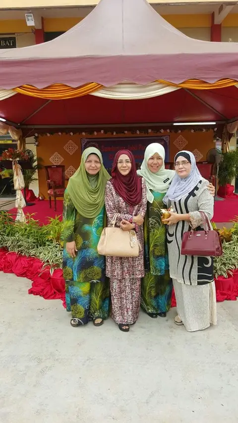 Penaung Yayasan TAAT Tunku Faezah Tunku Idris Menjadi Tetamu Kehormat Dalam Majlis Sambutan Jubli Perak Di SMK TS Tunku Ismail Sg Petani, Kedah - foto 4