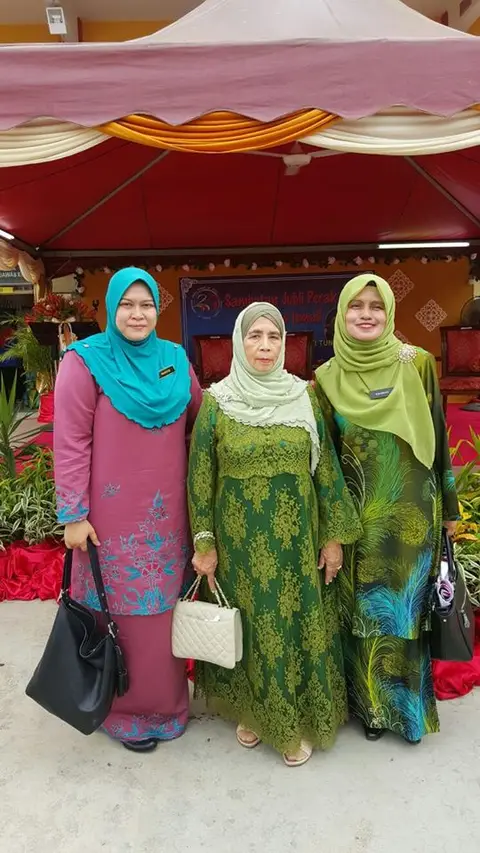 Penaung Yayasan TAAT Tunku Faezah Tunku Idris Menjadi Tetamu Kehormat Dalam Majlis Sambutan Jubli Perak Di SMK TS Tunku Ismail Sg Petani, Kedah - foto 5