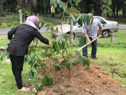 Perasmian Pecah Tanah - Tahfiz di Rahmahtul Mardhiah (YT), Gadong Negeri Sembilan Pada Tanggal 18 Syawal 1439H Bersamaan 2hb Julai 2018 - foto 9