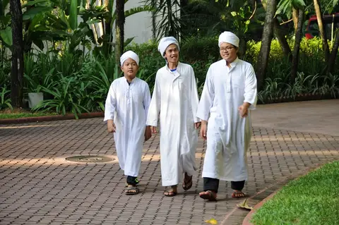 Solat Hajat Dan Bacaan Yasin Bersama Anak Yatim Di Kediaman Pengasas Yayasan Taat - foto 5