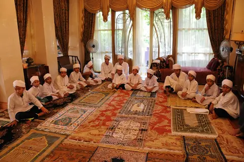 Solat Hajat Dan Bacaan Yasin Bersama Anak Yatim Di Kediaman Pengasas Yayasan Taat - foto 6