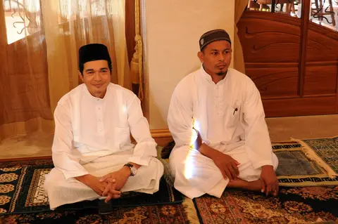 Solat Hajat Dan Bacaan Yasin Bersama Anak Yatim Di Kediaman Pengasas Yayasan Taat - foto 8