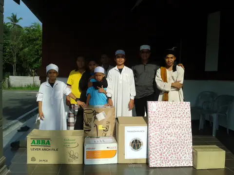 Sumbangan Bantuan Ramadhan Kepada Madrasah Tahfiz Al Yamani, Seri Menanti, Negeri Sembilan - foto 5