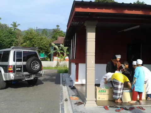 Sumbangan Bantuan Ramadhan Kepada Madrasah Tahfiz Al Yamani, Seri Menanti, Negeri Sembilan - foto 8