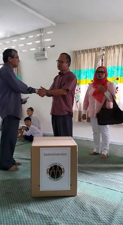 Sumbangan Bantuan Ramadhan Kepada Madrasah Tahfiz At-Taqwa, Taman Sri Langat, Kajang - foto 8