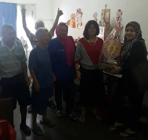 Sumbangan Hamper CNY Kepada Rumah Warga Emas PPR Seri Semarak