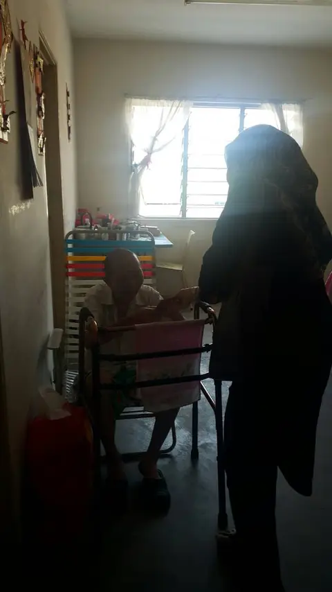 Sumbangan Hamper CNY Kepada Rumah Warga Emas PPR Seri Semarak - foto 2