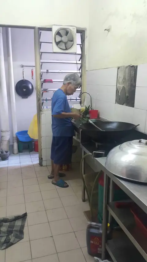 Sumbangan Hamper CNY Kepada Rumah Warga Emas PPR Seri Semarak - foto 7