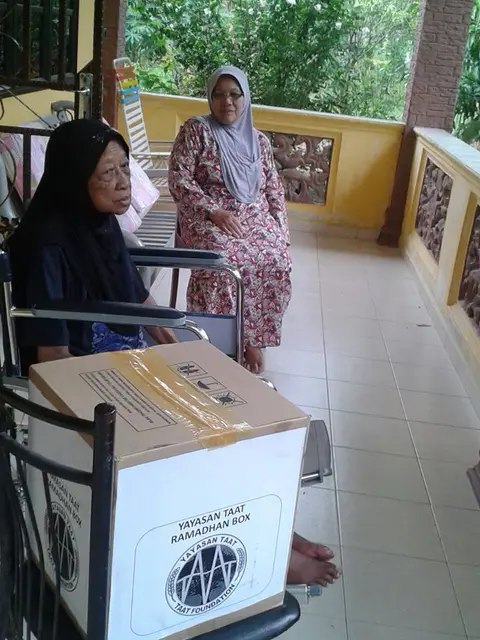 Sumbangan Kotak Ramadhan (Ramadhan Box) Yayasan TAAT Kepada Penerima Bantuan Sekitar N.Sembilan - foto 9