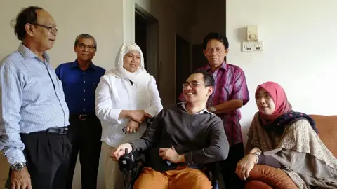 Ziarah Dan Penyampaian Sumbangan Kepada Fadzli Fadhilah, Pesakit ALS - foto 2